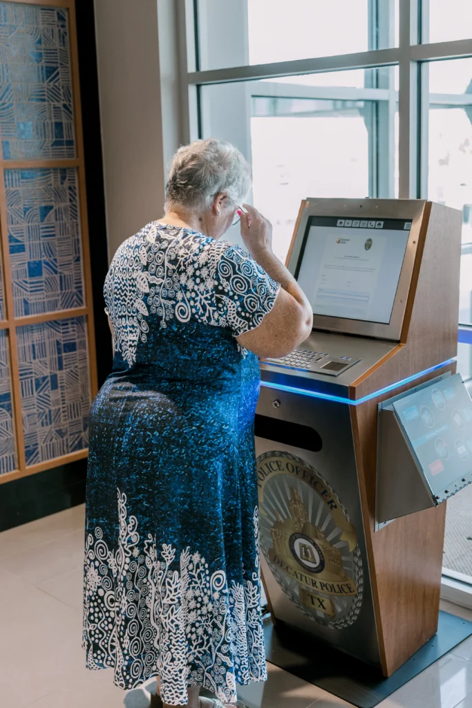 Police station kiosk in use